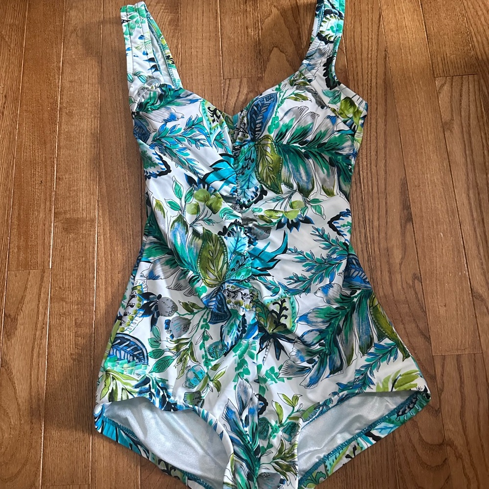 Maxine Of Hollywood Printed Spa Girl Leg One Piece Swimsuit Size 6 - Picture 2 of 3